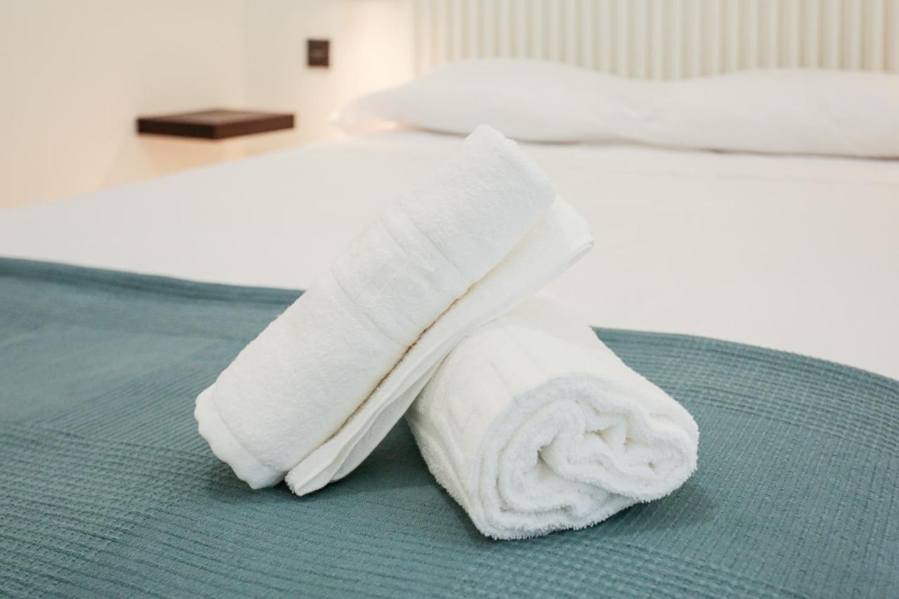 Monkeys Apartments Cervantes Севиля Екстериор снимка