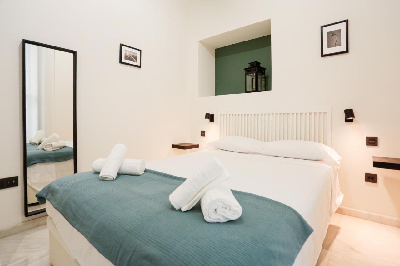 Monkeys Apartments Cervantes Севиля Екстериор снимка