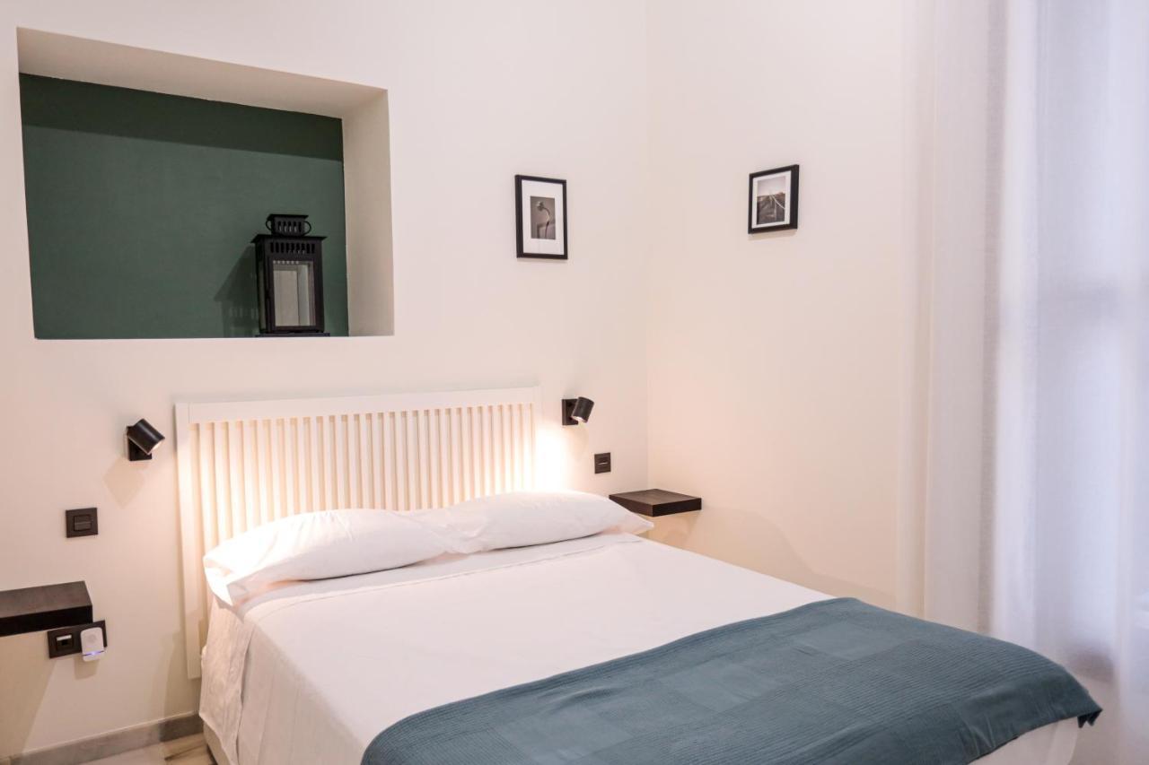 Monkeys Apartments Cervantes Севиля Екстериор снимка