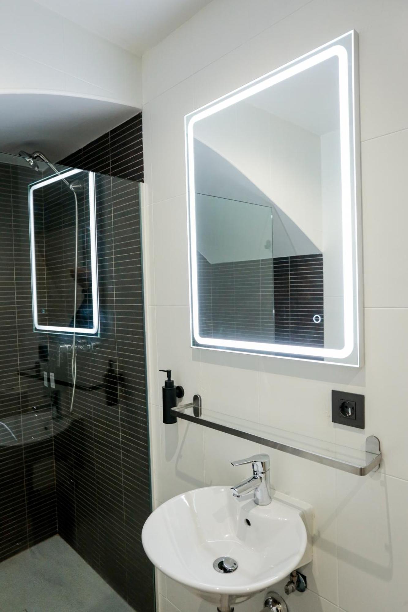 Monkeys Apartments Cervantes Севиля Екстериор снимка