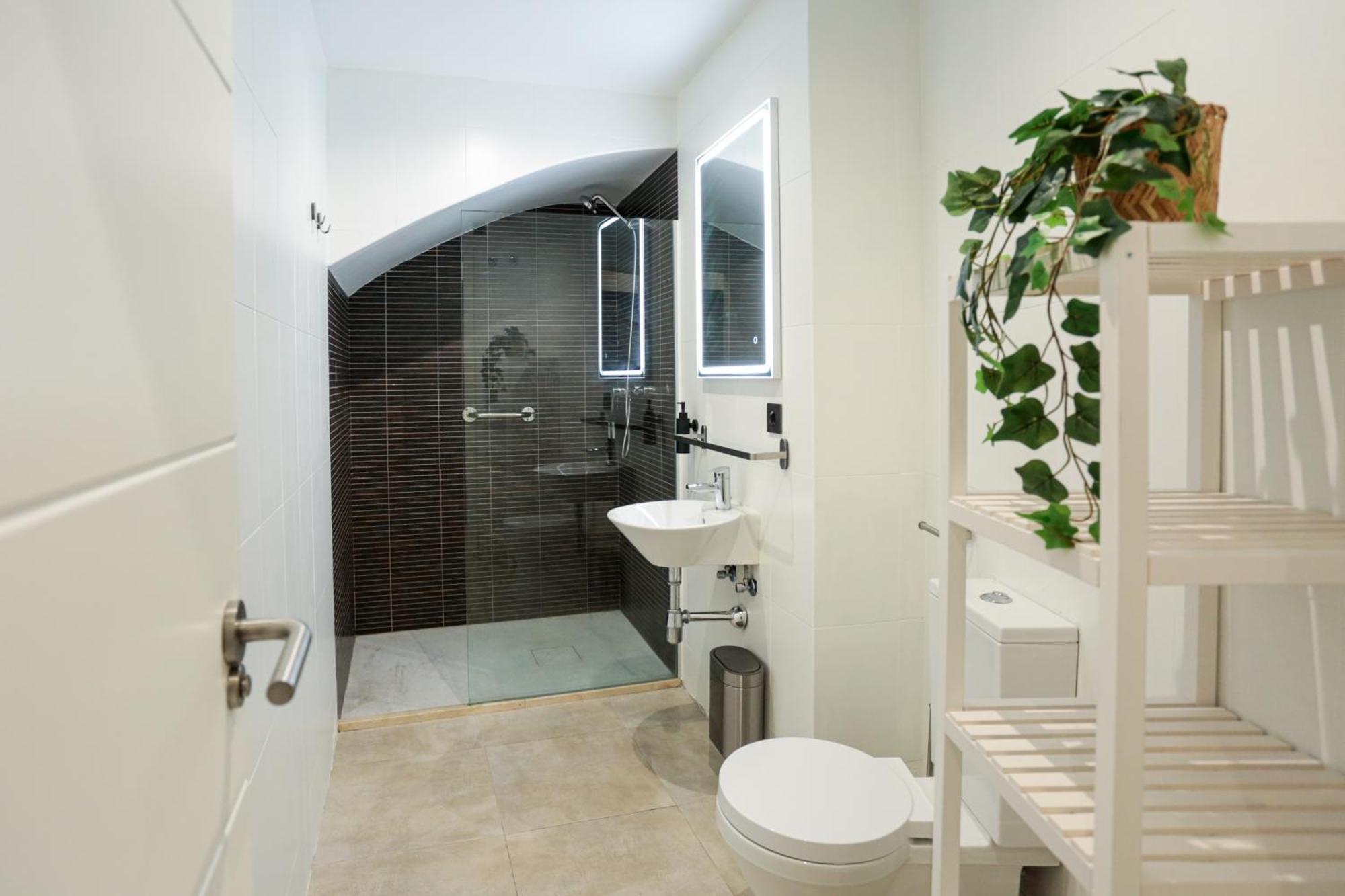 Monkeys Apartments Cervantes Севиля Екстериор снимка